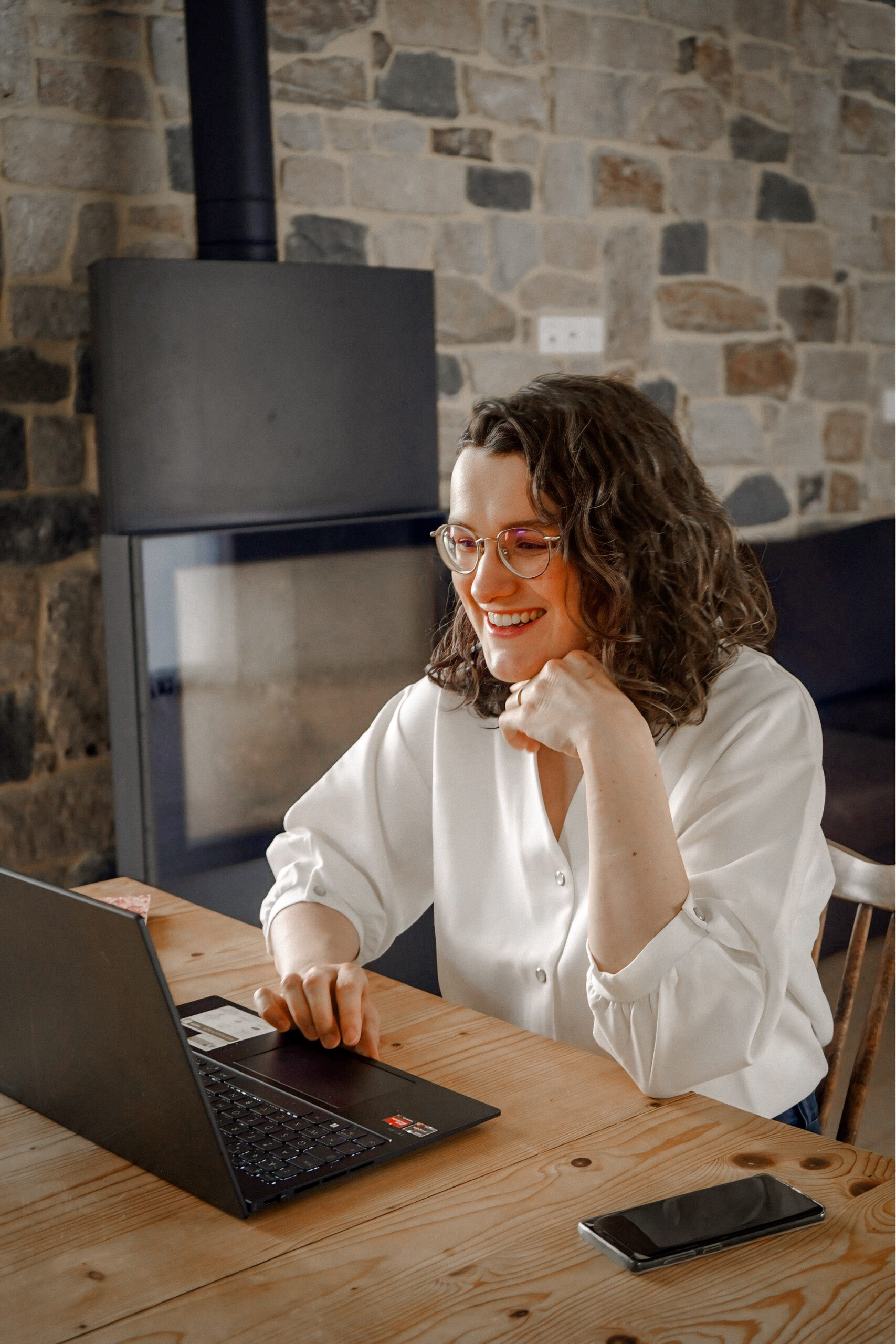 Gérer sa fiche d'établissement Google avec Anne Durdek, experte en référencement Google à Saint-Brieuc